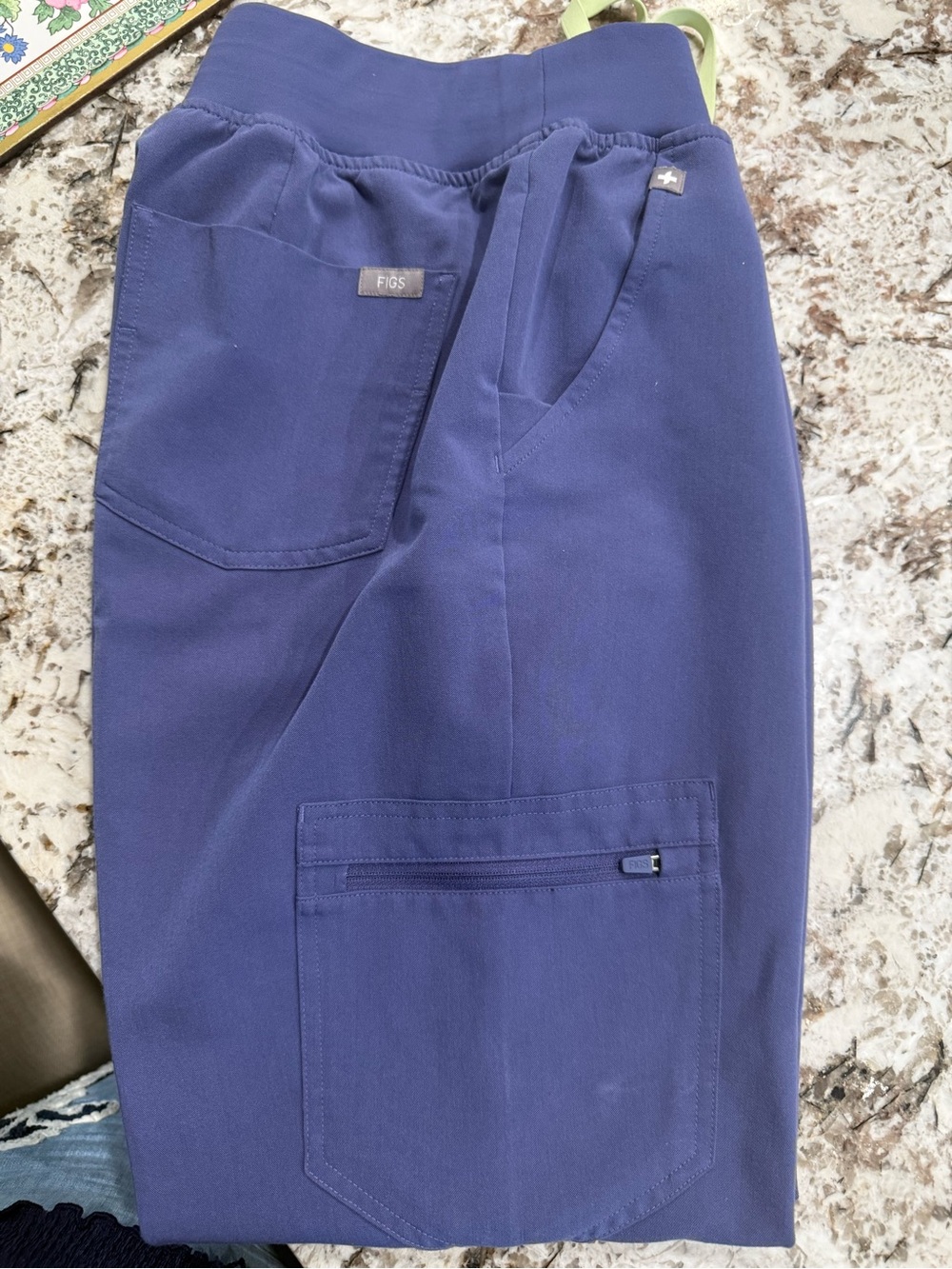 FIGS Women’s Jogger Scrub Pants